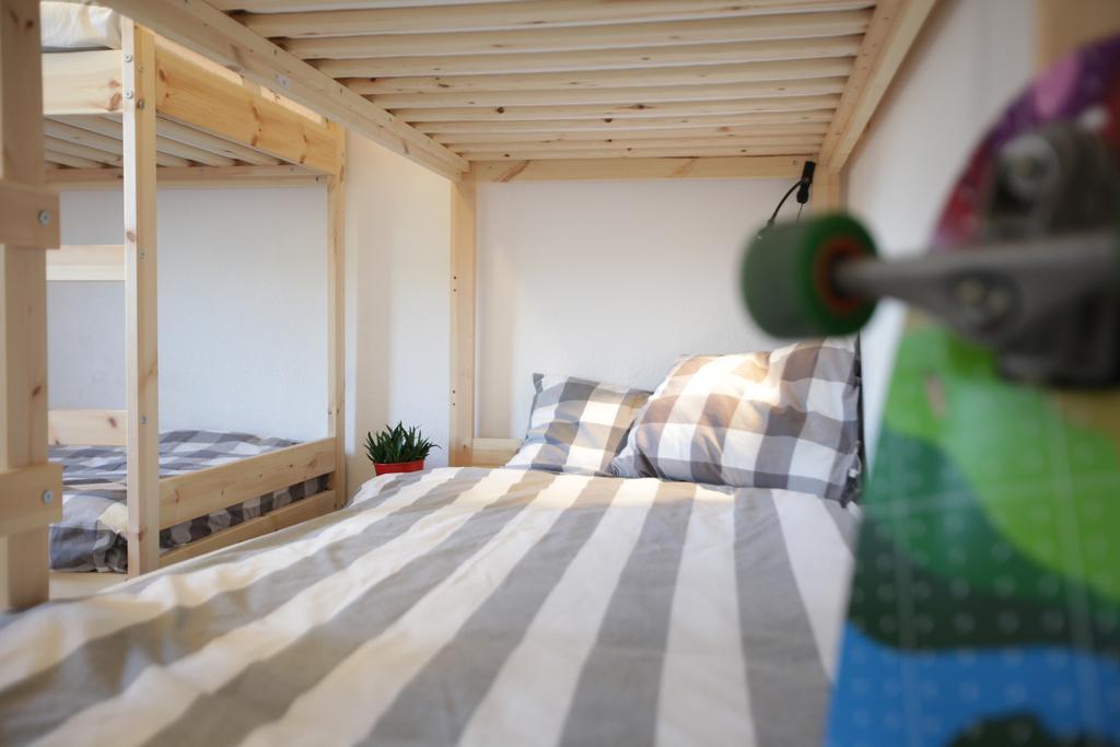 Moka Surfhouse Hostel Ericeira Δωμάτιο φωτογραφία