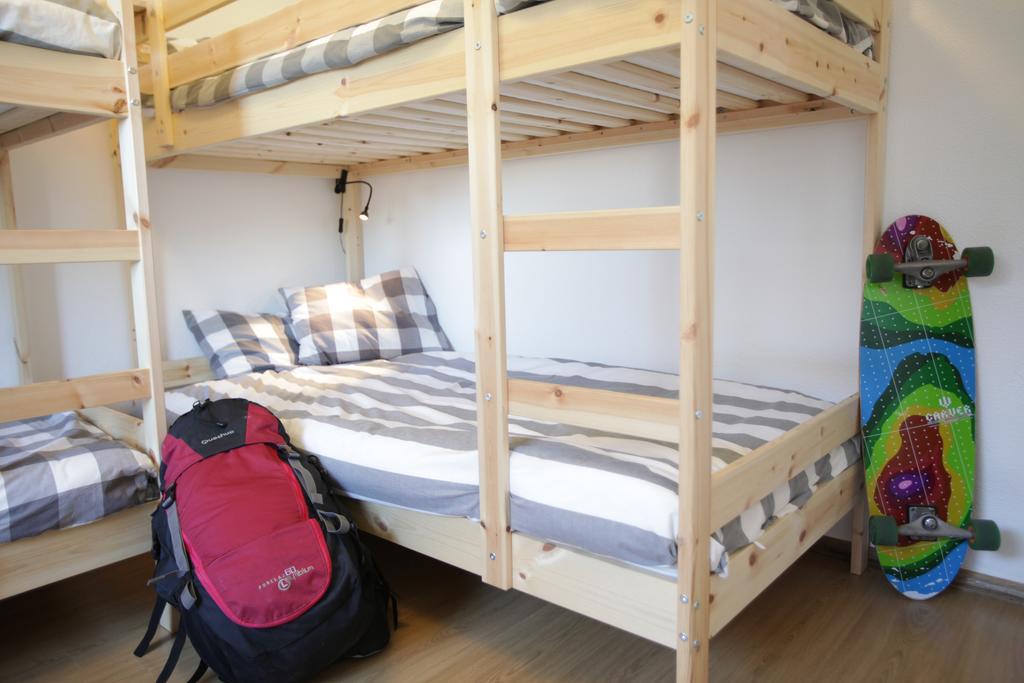 Moka Surfhouse Hostel Ericeira Δωμάτιο φωτογραφία
