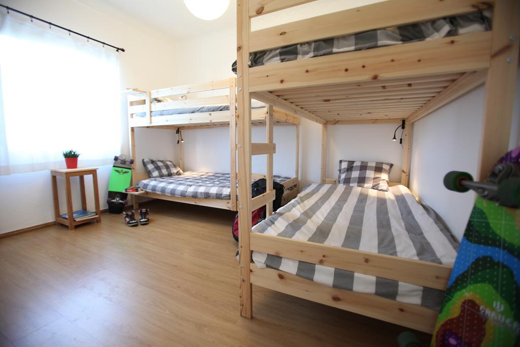 Moka Surfhouse Hostel Ericeira Δωμάτιο φωτογραφία