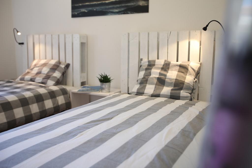 Moka Surfhouse Hostel Ericeira Δωμάτιο φωτογραφία